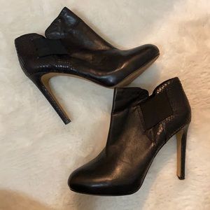 Vince Camuto heeled bootie